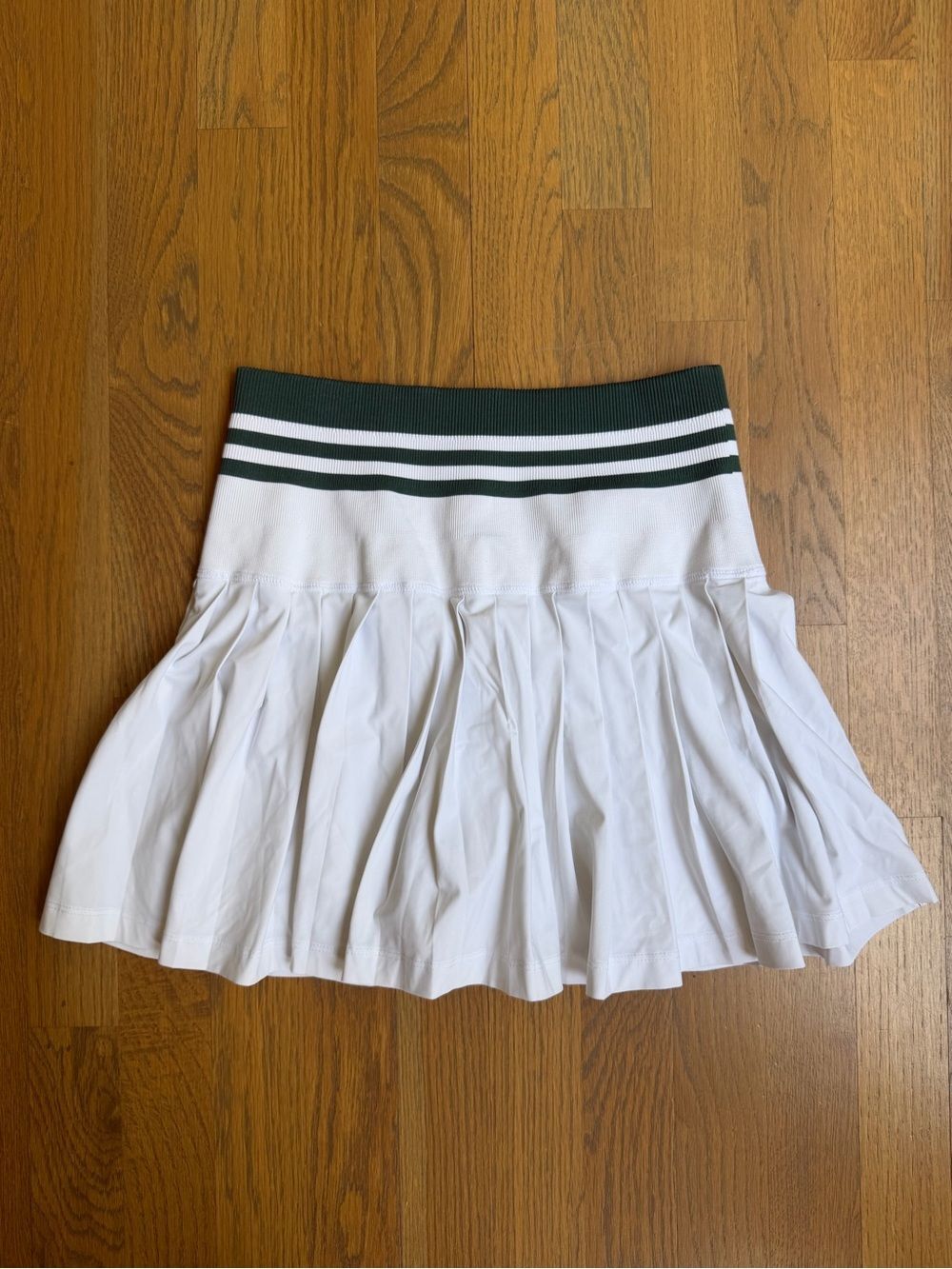 Wilson Midtown Tennis Skirt Bright White Field Green Stripe size Small Lined